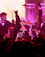 amfAR_Gala_Cannes_2022_-_Christina_Aguilera_-_Xtina_Daily_039.jpg