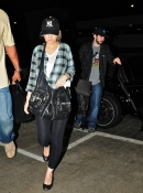 at_LAX_-_August_24_-_Christina_Aguilera_Daily_03.jpg