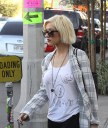 buzz_091203OSM_ChristinaAguilera_44.jpg