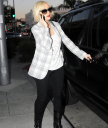 buzz_091229MVCP_ChristinaAguilera_010.jpg