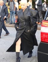 christina-aguilera-leaving-the-tonight-show-in-nyc-61418-19.jpg