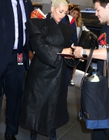 christina-aguilera-leaving-the-tonight-show-in-nyc-61418-22.jpg