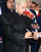christina-aguilera-leaving-the-tonight-show-in-nyc-61418-23.jpg