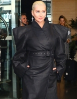 christina-aguilera-leaving-the-tonight-show-in-nyc-61418-4.jpg
