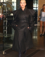 christina-aguilera-leaving-the-tonight-show-in-nyc-61418-8.jpg