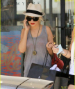 christina-aguilera-shopping-spree-02.jpg