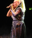 christina-aguilera_09112019e_07.jpg