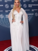 xtinadaily_christina_aguilera_11th_Breakthrough_Prize_Ceremony_at_Barker_Hangar_0610620630640.jpg