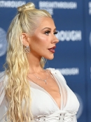 xtinadaily_christina_aguilera_11th_Breakthrough_Prize_Ceremony_at_Barker_Hangar_0730740750760.jpg