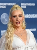 xtinadaily_christina_aguilera_11th_Breakthrough_Prize_Ceremony_at_Barker_Hangar_0770780790800.jpg