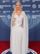 xtinadaily_christina_aguilera_11th_Breakthrough_Prize_Ceremony_at_Barker_Hangar_2132142152160.jpg