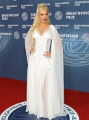 xtinadaily_christina_aguilera_11th_Breakthrough_Prize_Ceremony_at_Barker_Hangar_2372382392400.jpg
