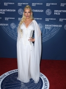 xtinadaily_christina_aguilera_11th_Breakthrough_Prize_Ceremony_at_Barker_Hangar_3613623633640.jpg