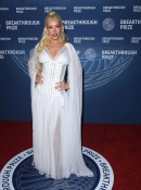 xtinadaily_christina_aguilera_11th_Breakthrough_Prize_Ceremony_at_Barker_Hangar_3893903913920.jpg