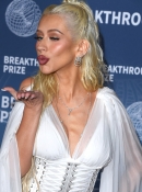 xtinadaily_christina_aguilera_11th_Breakthrough_Prize_Ceremony_at_Barker_Hangar_4014024034040.jpg