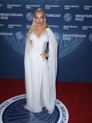 xtinadaily_christina_aguilera_11th_Breakthrough_Prize_Ceremony_at_Barker_Hangar_4214224234240.jpg