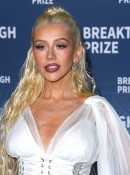 xtinadaily_christina_aguilera_11th_Breakthrough_Prize_Ceremony_at_Barker_Hangar_4294304314320.jpg
