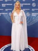 xtinadaily_christina_aguilera_11th_Breakthrough_Prize_Ceremony_at_Barker_Hangar_4454464474480.jpg