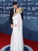 xtinadaily_christina_aguilera_11th_Breakthrough_Prize_Ceremony_at_Barker_Hangar_4894904914920.jpg