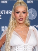 xtinadaily_christina_aguilera_11th_Breakthrough_Prize_Ceremony_at_Barker_Hangar_5975985996000.jpg