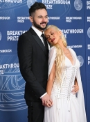 xtinadaily_christina_aguilera_11th_Breakthrough_Prize_Ceremony_at_Barker_Hangar_6816826836840.jpg