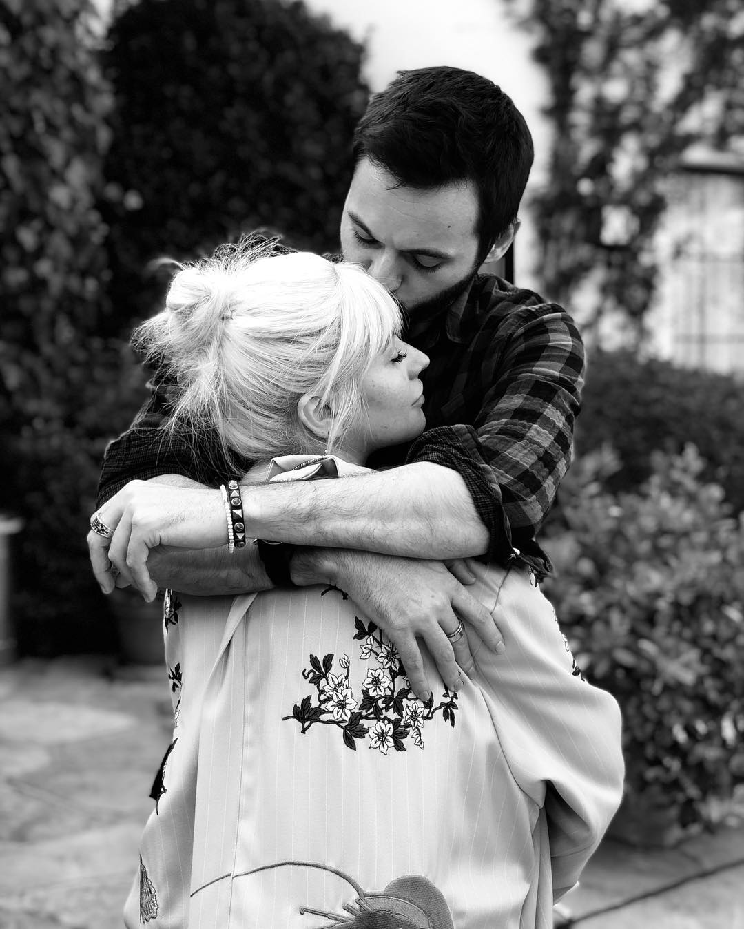 v3dLgEu4_o.jpg v3dLgEu4_o.jpg