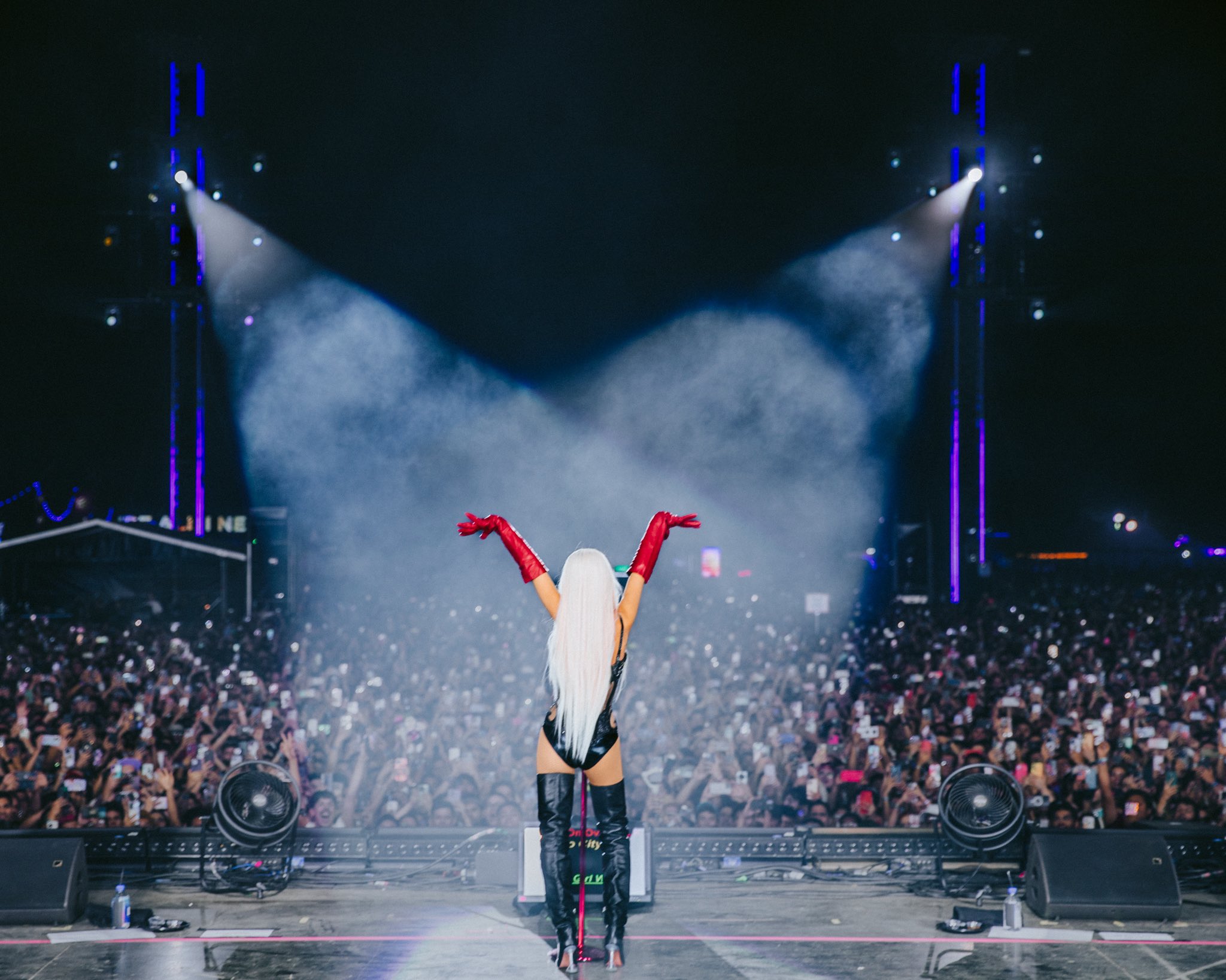 xtina-1792670227387580553-04.jpg xtina-1792670227387580553-04.jpg