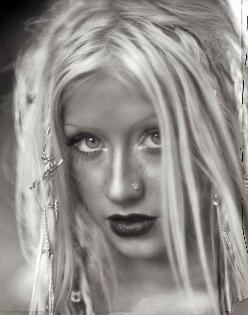 xtina01.jpg xtina01.jpg