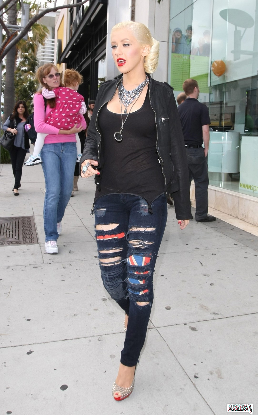 xtina_beverly_hills_748_28629.jpg