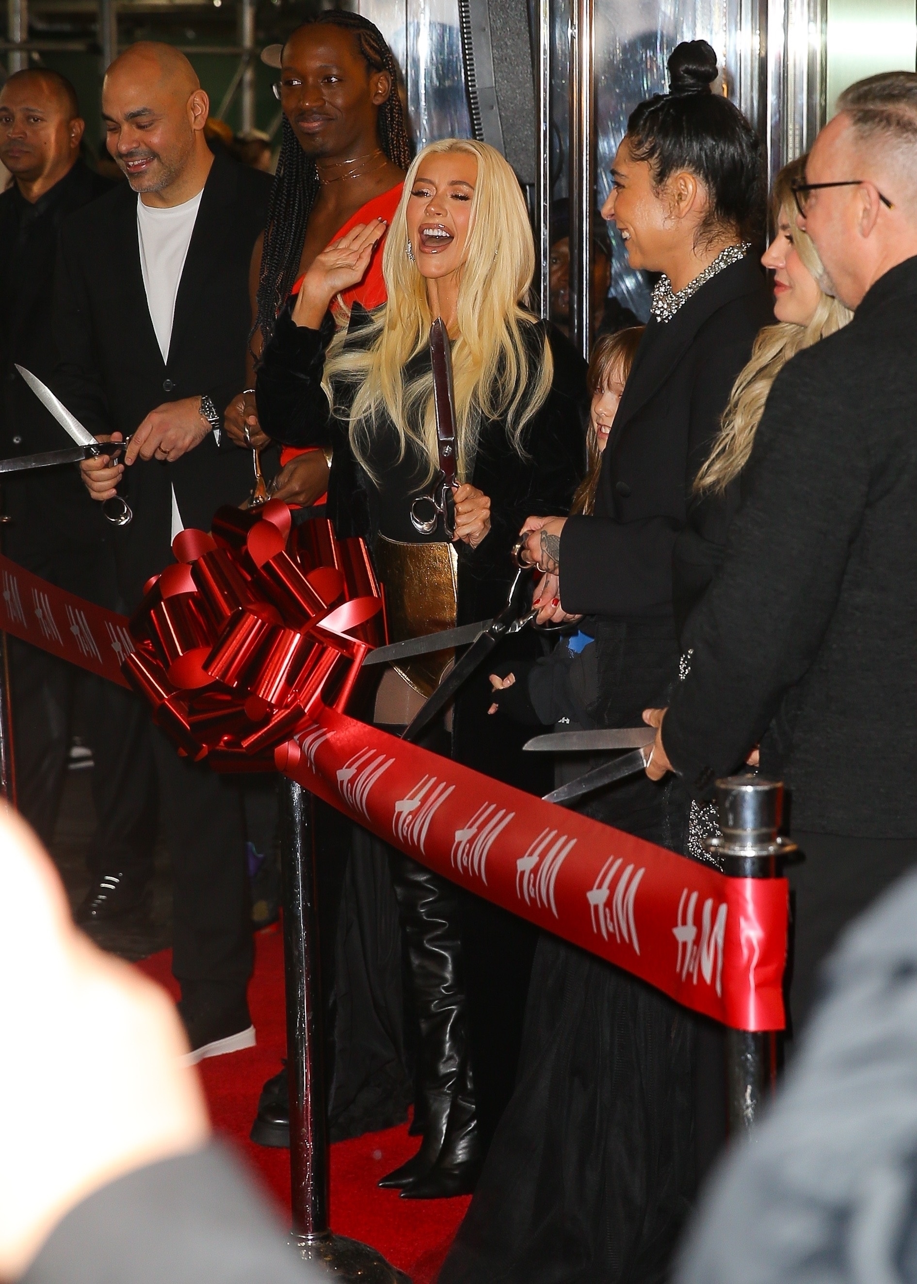 xtina_daily_53545556~0.jpg xtina_daily_53545556~0.jpg