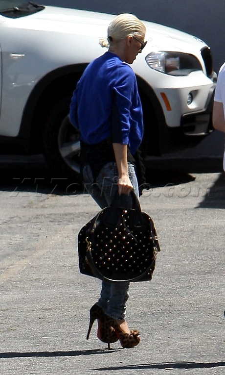 xtinadaily7015.jpg xtinadaily7015.jpg