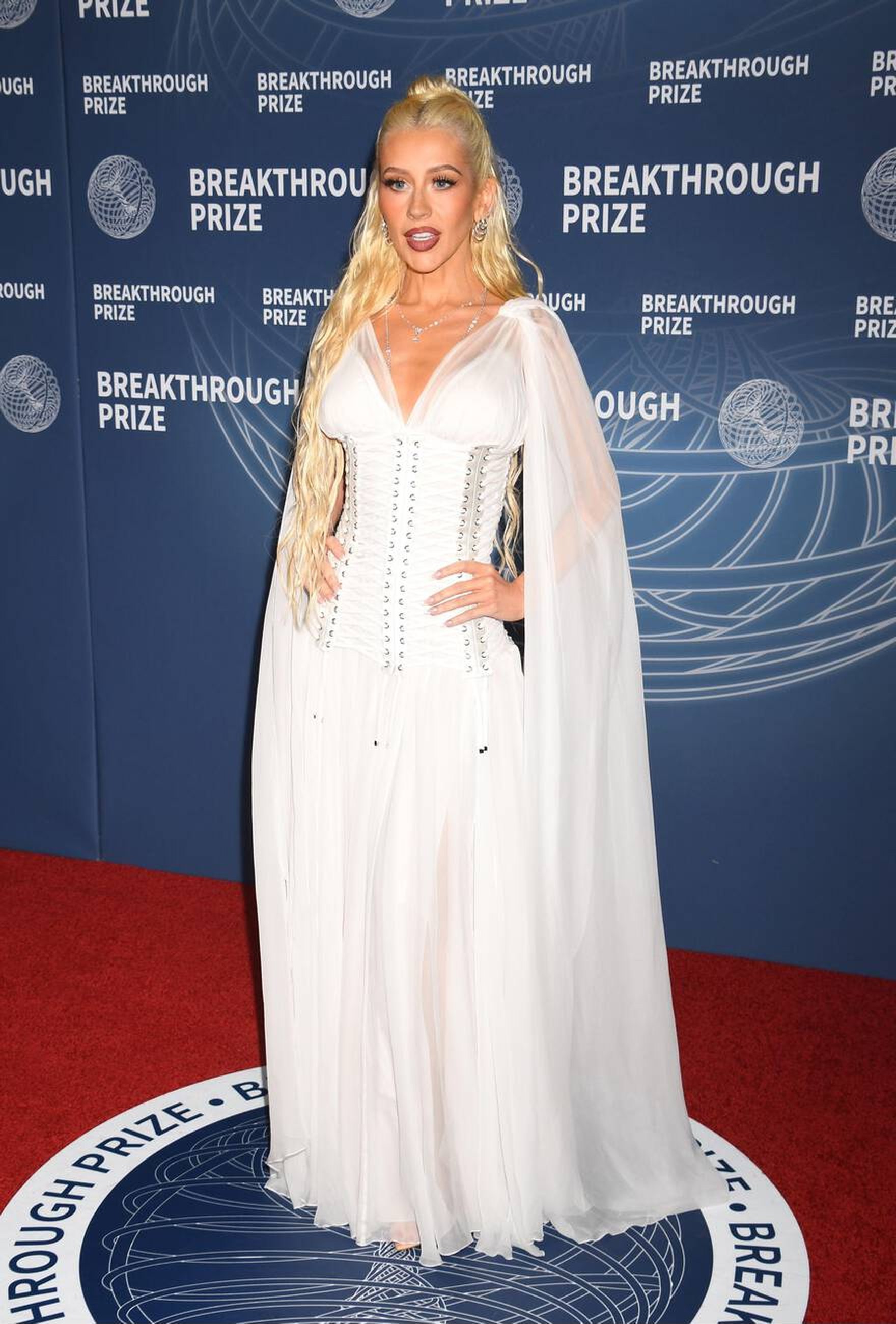 xtinadaily_christina_aguilera_11th_Breakthrough_Prize_Ceremony_at_Barker_Hangar_25262728.jpg