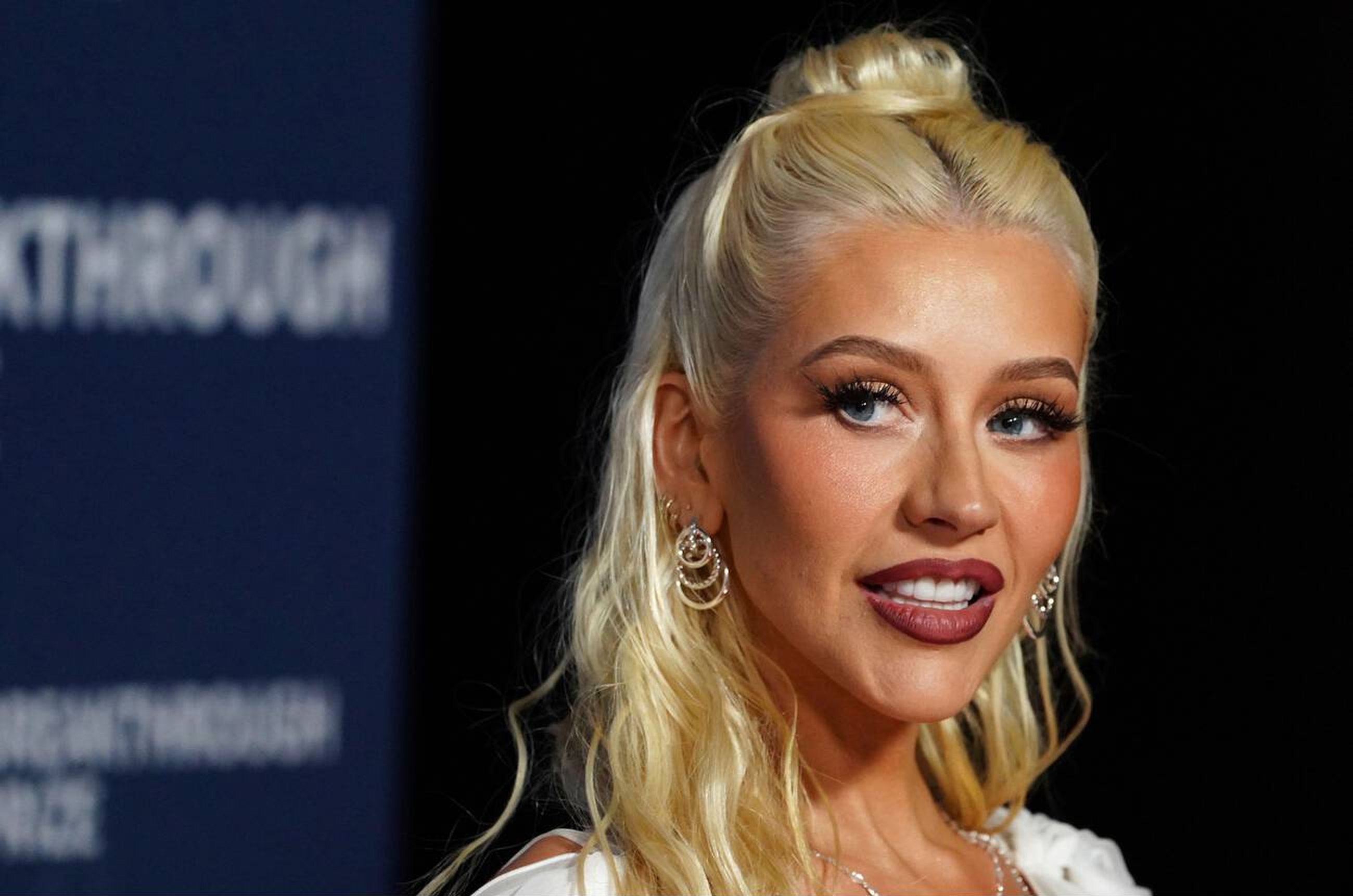 xtinadaily_christina_aguilera_11th_Breakthrough_Prize_Ceremony_at_Barker_Hangar_45464748.jpg xtinadaily_christina_aguilera_11th_Breakthrough_Prize_Ceremony_at_Barker_Hangar_45464748.jpg