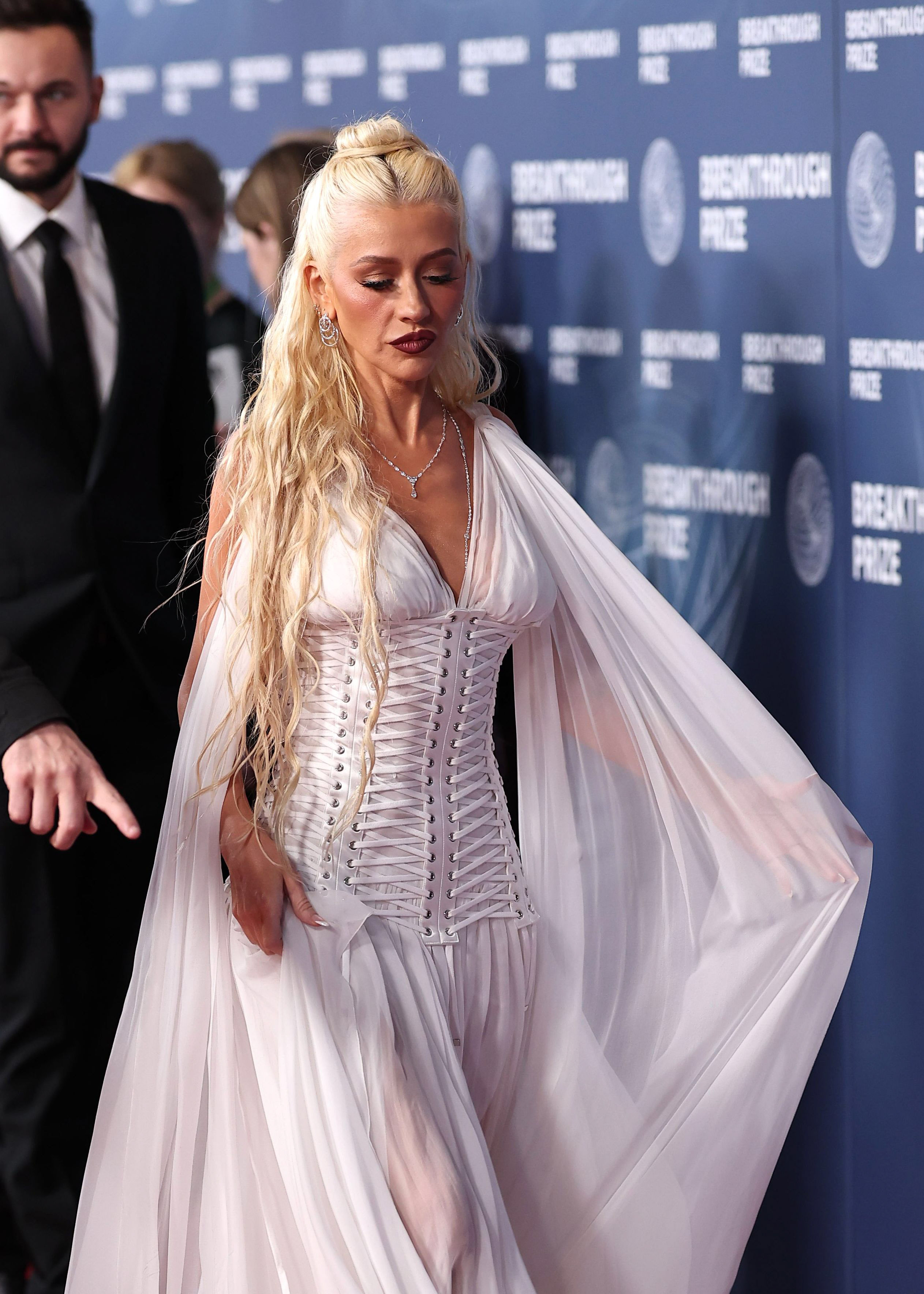 xtinadaily_christina_aguilera_11th_Breakthrough_Prize_Ceremony_at_Barker_Hangar_6416426436440.jpg