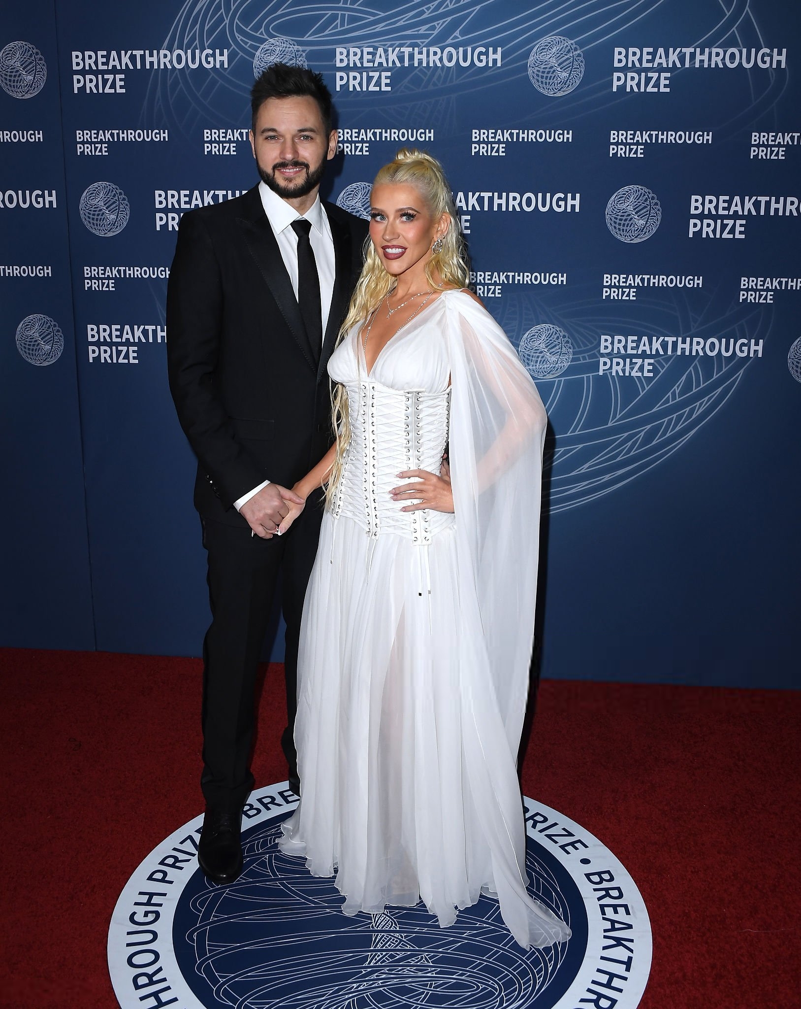 xtinadaily_christina_aguilera_11th_Breakthrough_Prize_Ceremony_at_Barker_Hangar_6896906916920.jpg xtinadaily_christina_aguilera_11th_Breakthrough_Prize_Ceremony_at_Barker_Hangar_6896906916920.jpg