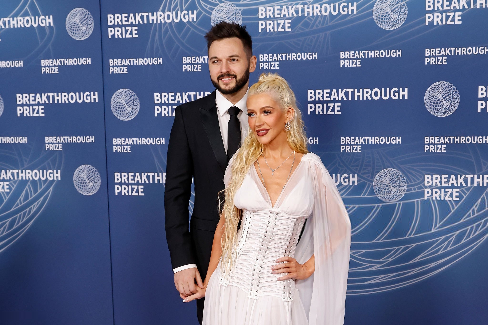 xtinadaily_christina_aguilera_11th_Breakthrough_Prize_Ceremony_at_Barker_Hangar_7257267277280.jpg